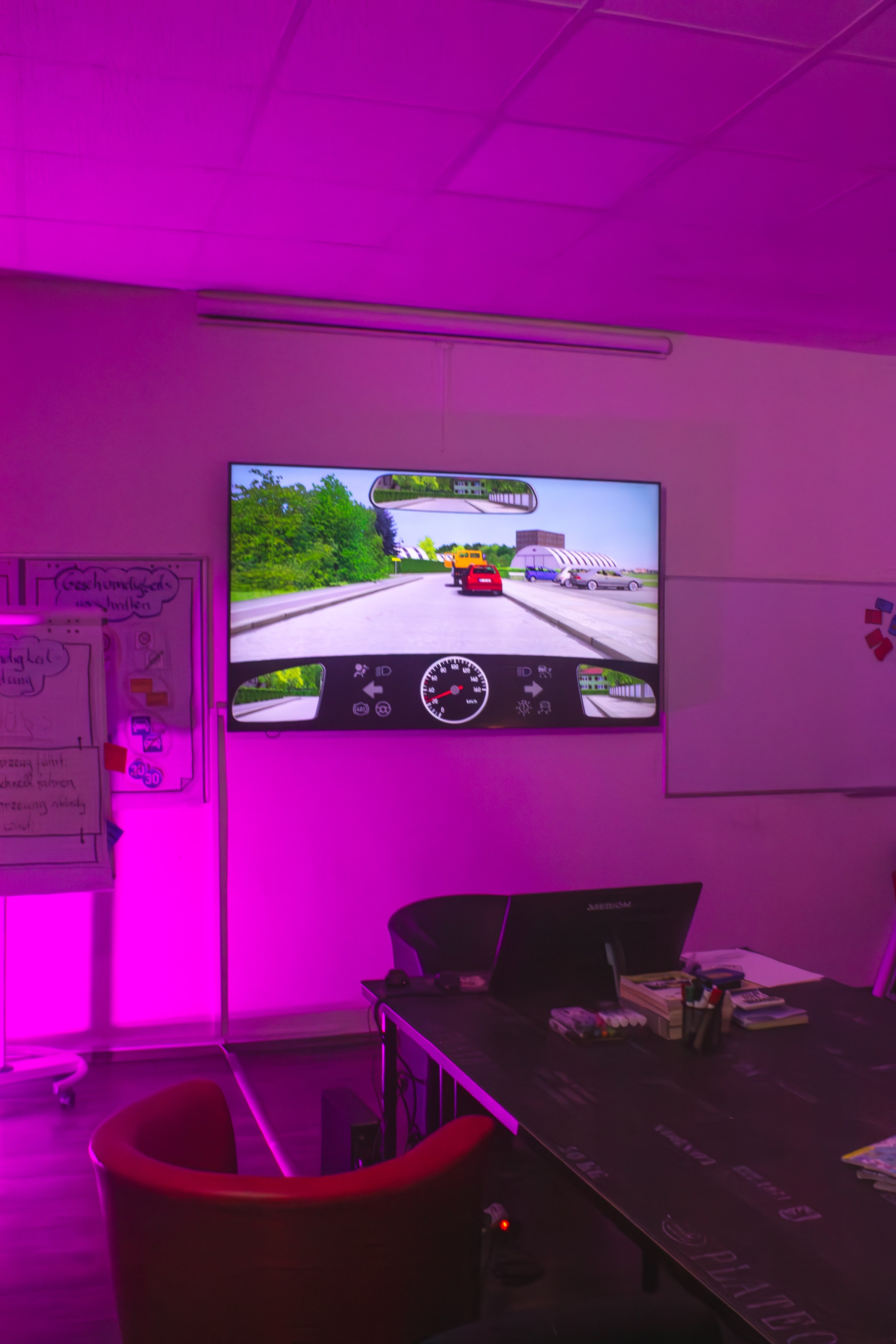 Moderne Inneneinrichtung und Lernumgebung bei Easydrive