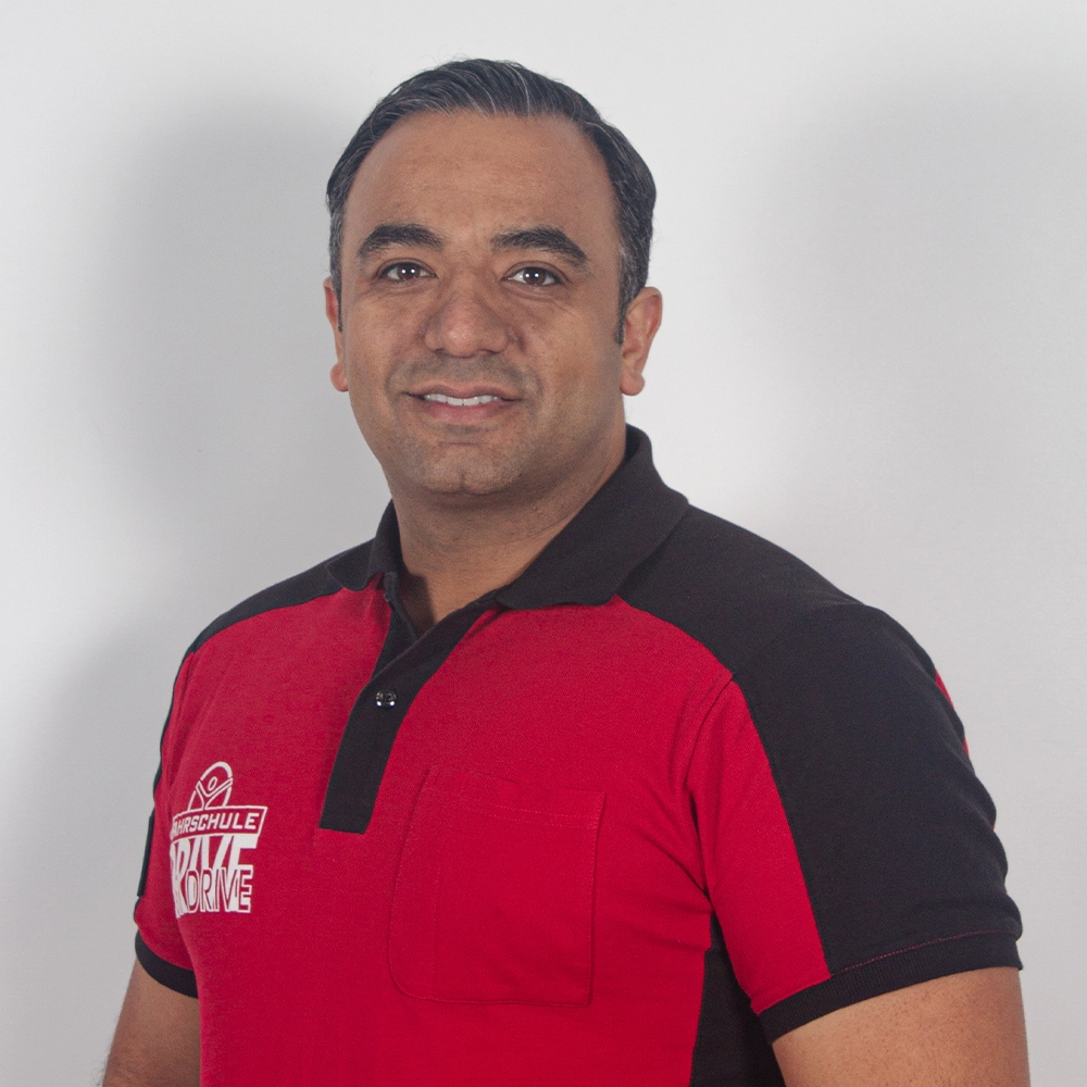 Djalal Asgharzada – Fahrlehrer und Inhaber der Fahrschule Easydrive Paderborn